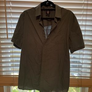 Men’s Volcom button down